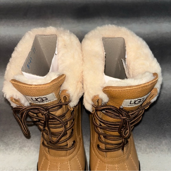 UGG Adirondack III Chestnut Waterproof Shearling Winter Snow Boots Size 11 - Picture 8 of 16
